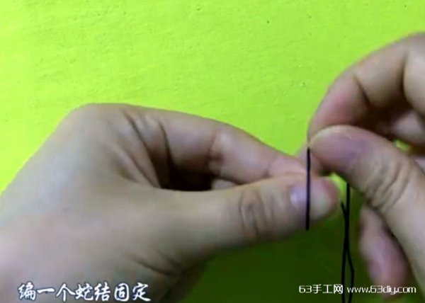 蝴蝶结手链编法 第20步