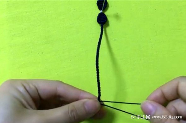 蝴蝶结手链编法 第22步